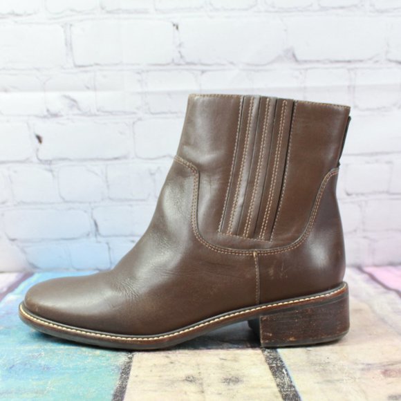 L.L. Bean Shoes - LL Bean Women's Brown Leather Ankle Chelsea Pull on Ankle Boots Brazil Made 7 M